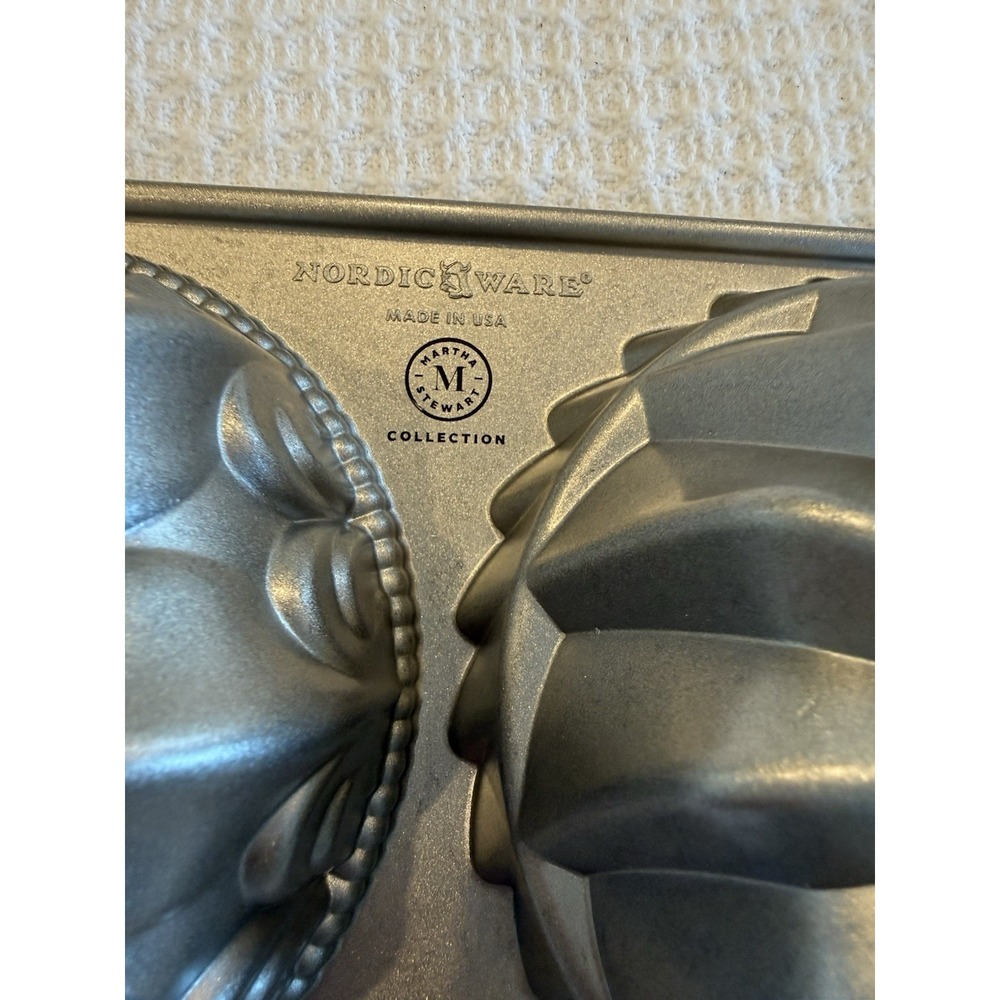 Nordic Ware Bundt Duet Pan 5 Cups 1.2 Liter, 2 In 1 Bundt Pan Nonstick USA - Picture 3 of 6